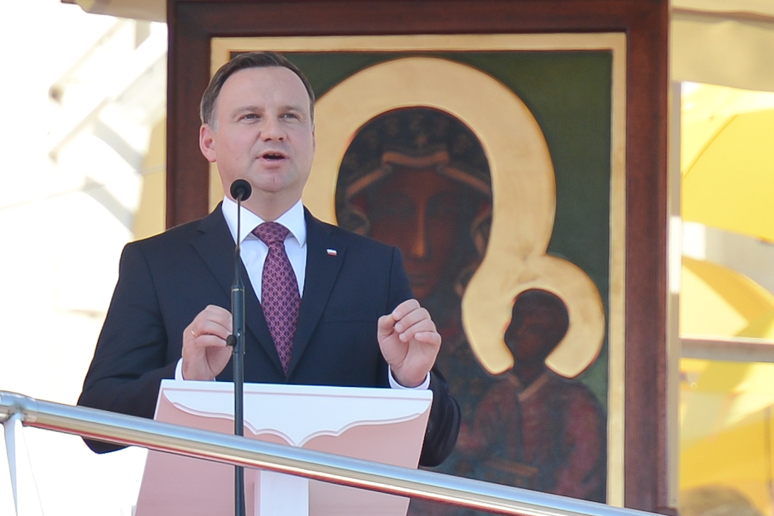 Who teaches Poles and what does Poland teach us?