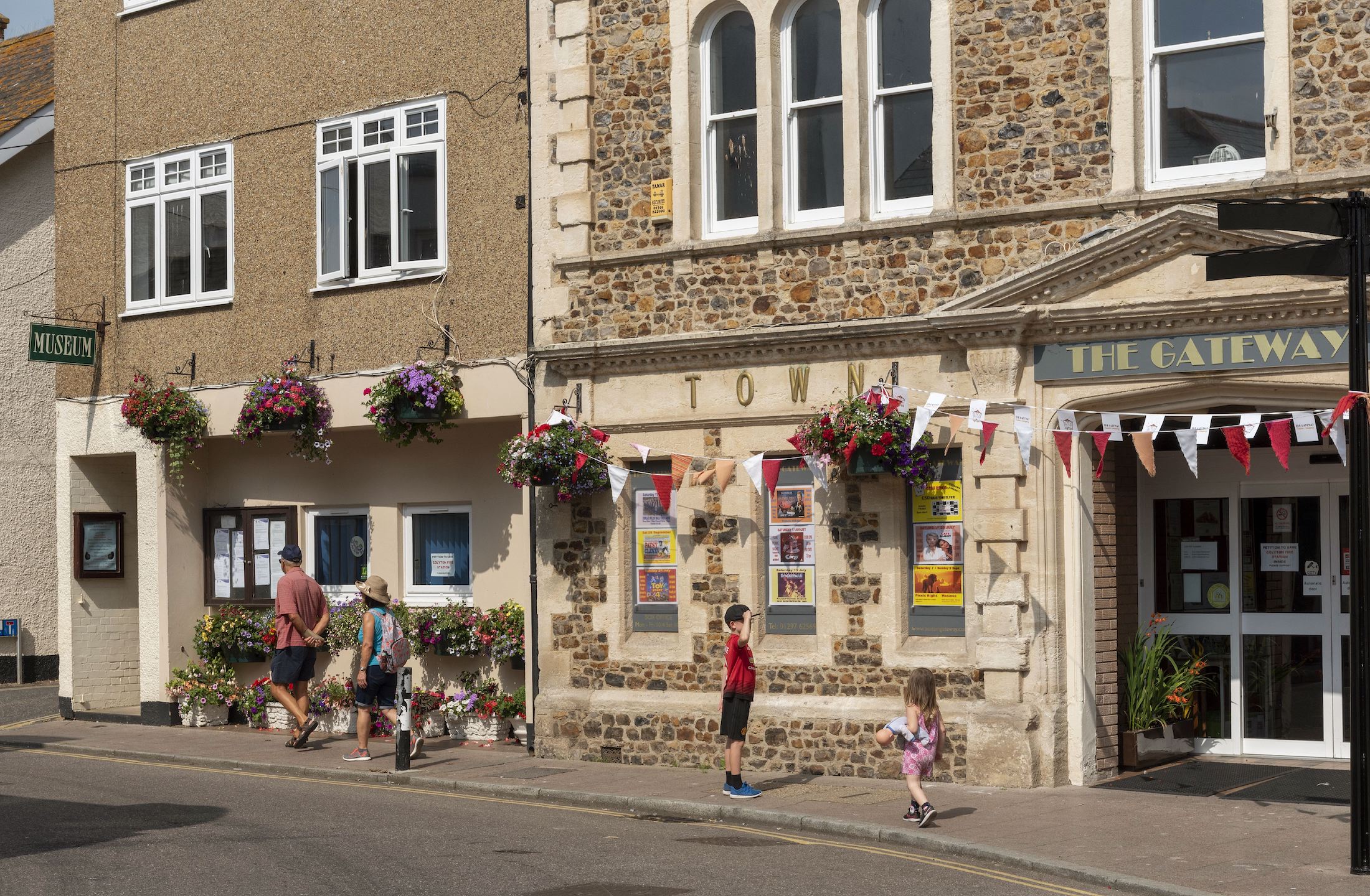 Are hanging baskets the key to community cohesion?