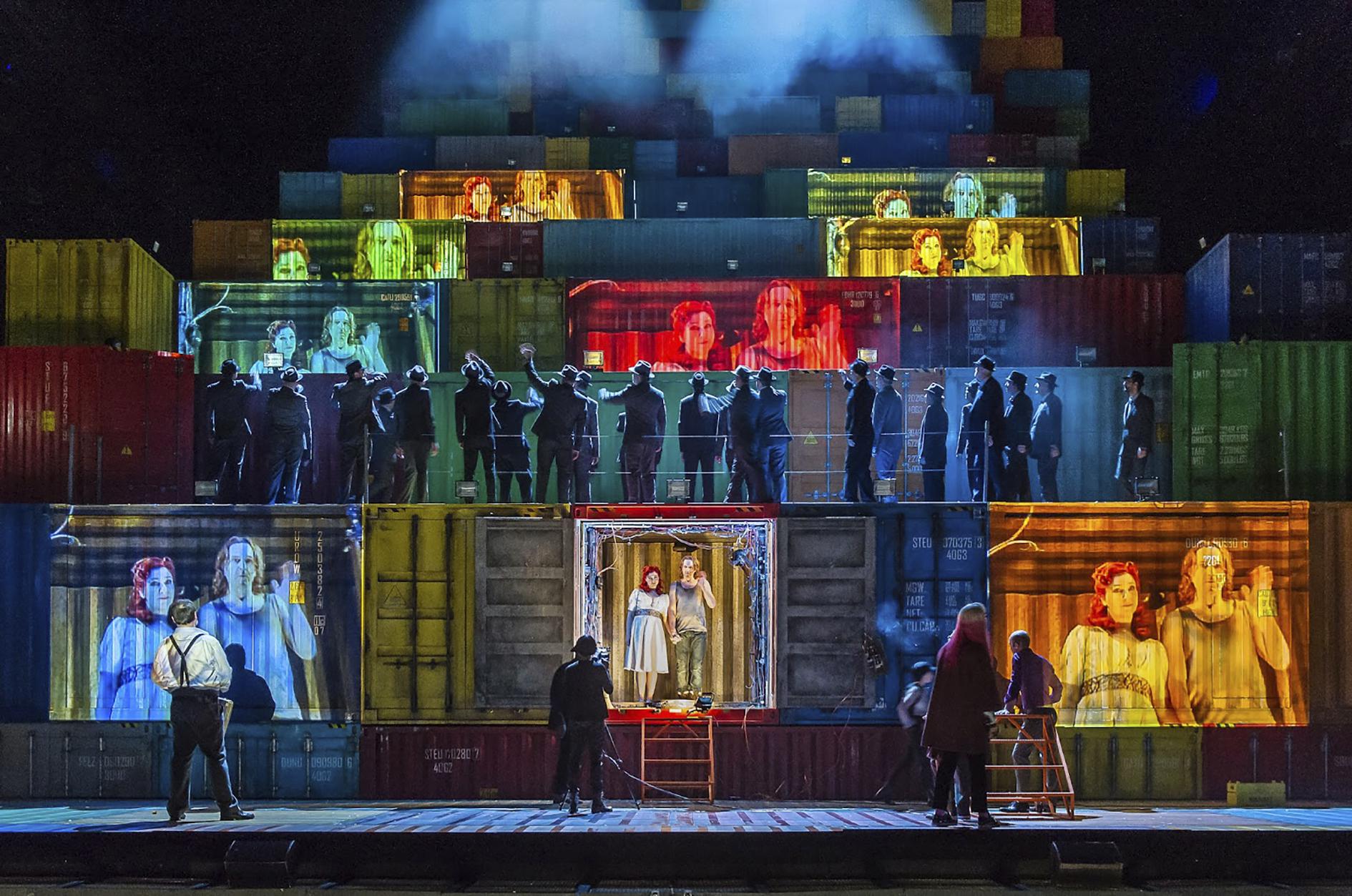 Hip-hop with a Weimar vibe