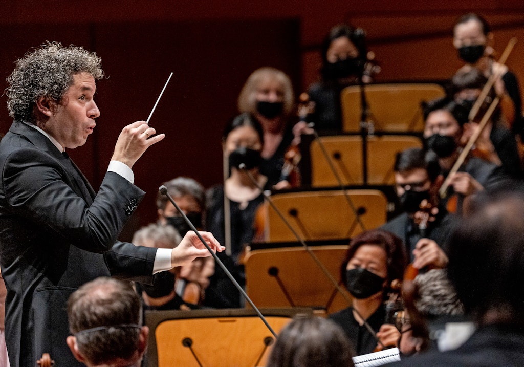 New York Philharmonic Appoints Gustavo Dudamel as Music Director - The New  York Times