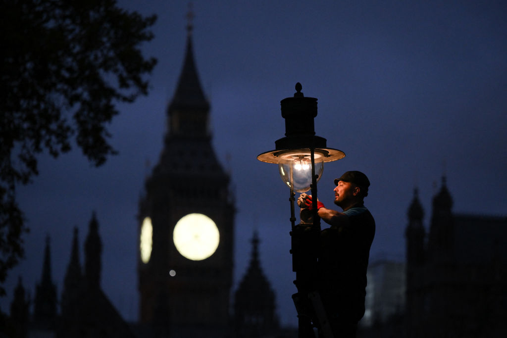 London&rsquo;s lamps live on