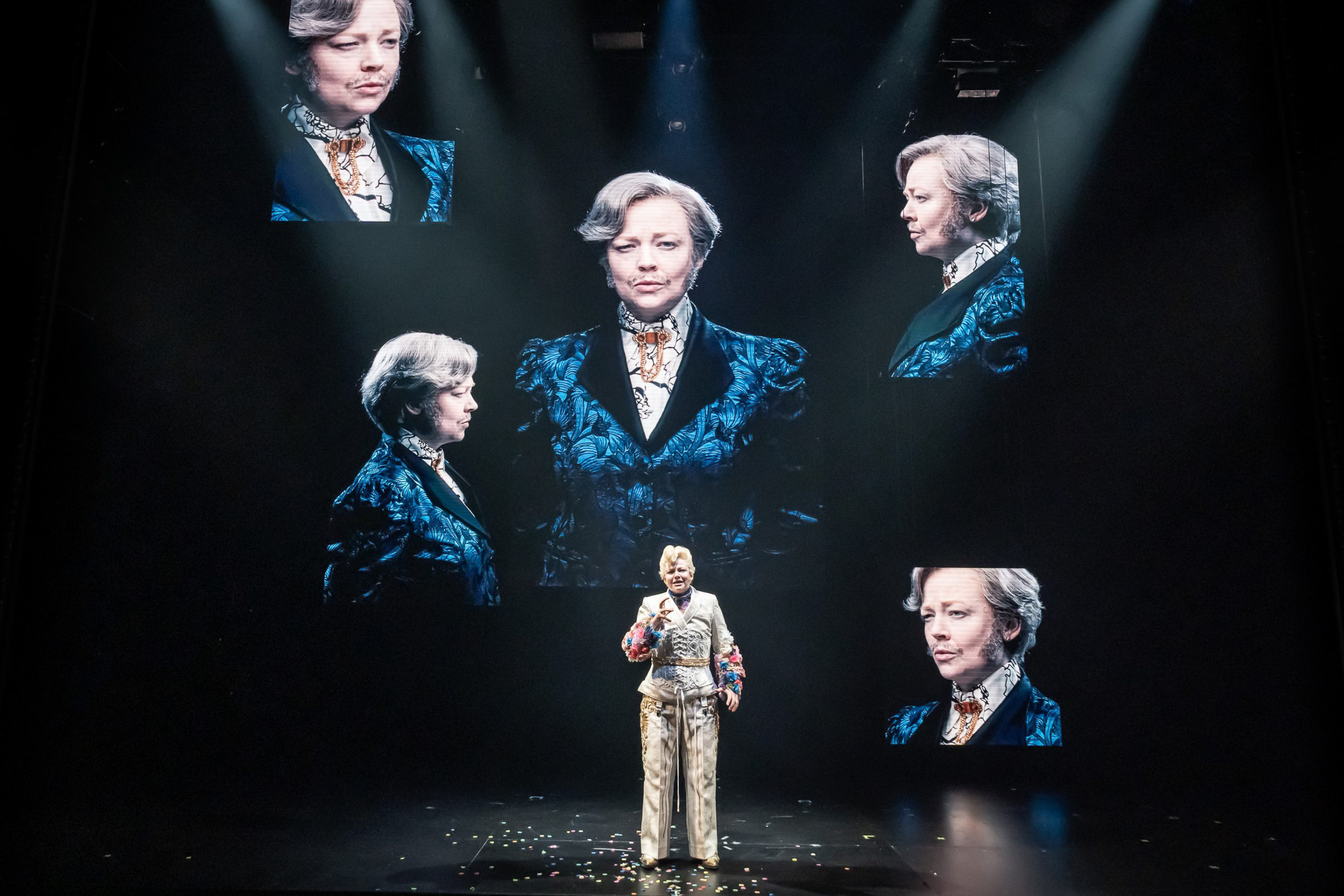 Snook dazzles as Dorian Gray